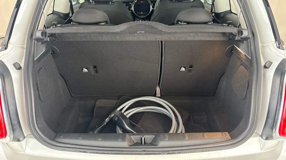 MINI HATCHBACK Image 15