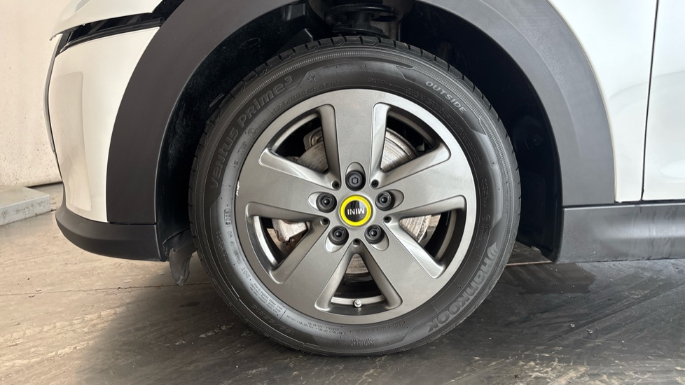 MINI HATCHBACK Image 17