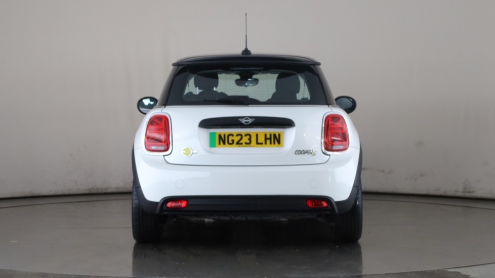 MINI HATCHBACK Image 4