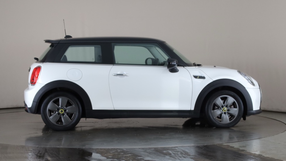 MINI HATCHBACK Image 6