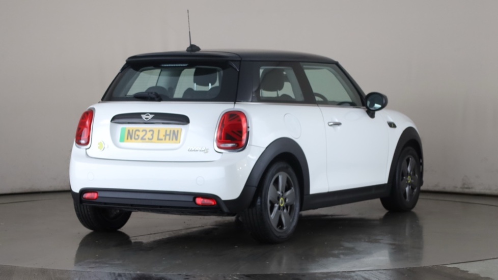 MINI HATCHBACK Image 5