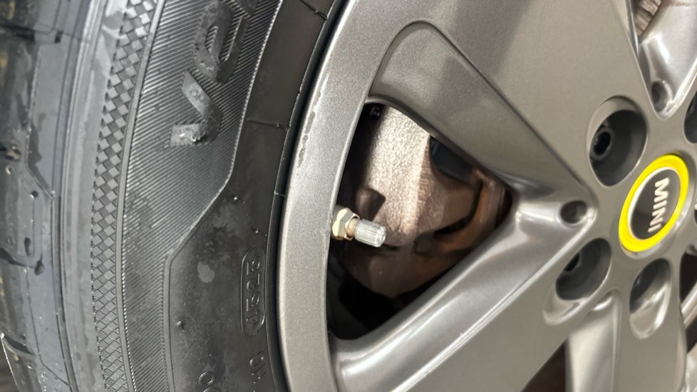 MINI HATCHBACK Scuff