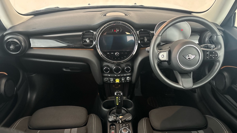 MINI HATCHBACK Image 11