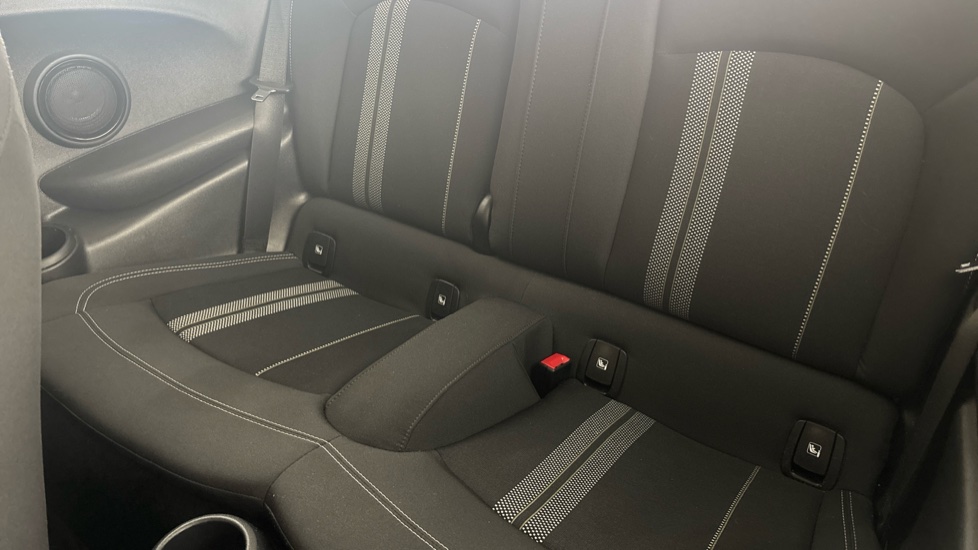 MINI HATCHBACK Image 14
