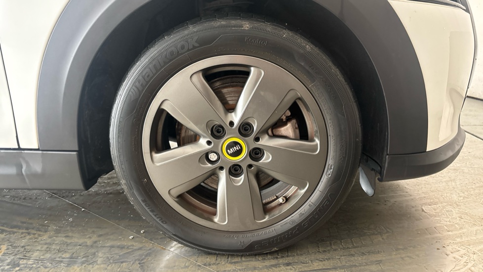 MINI HATCHBACK Image 20