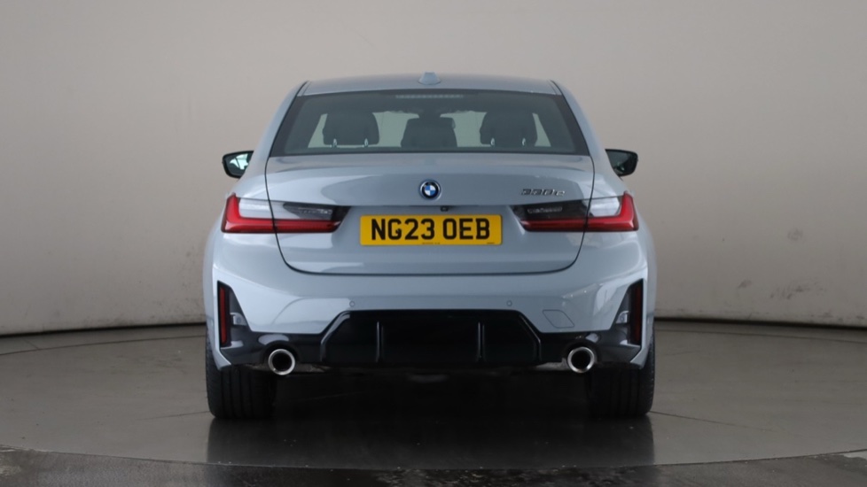 BMW 3 SERIES Image 4