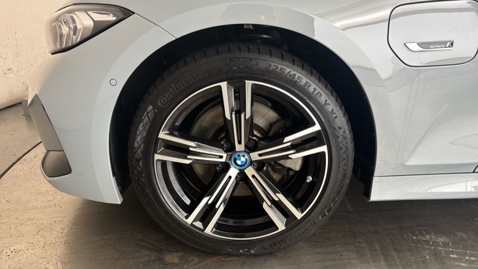 BMW 3 SERIES Image 17