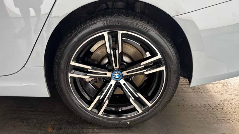BMW 3 SERIES Image 18