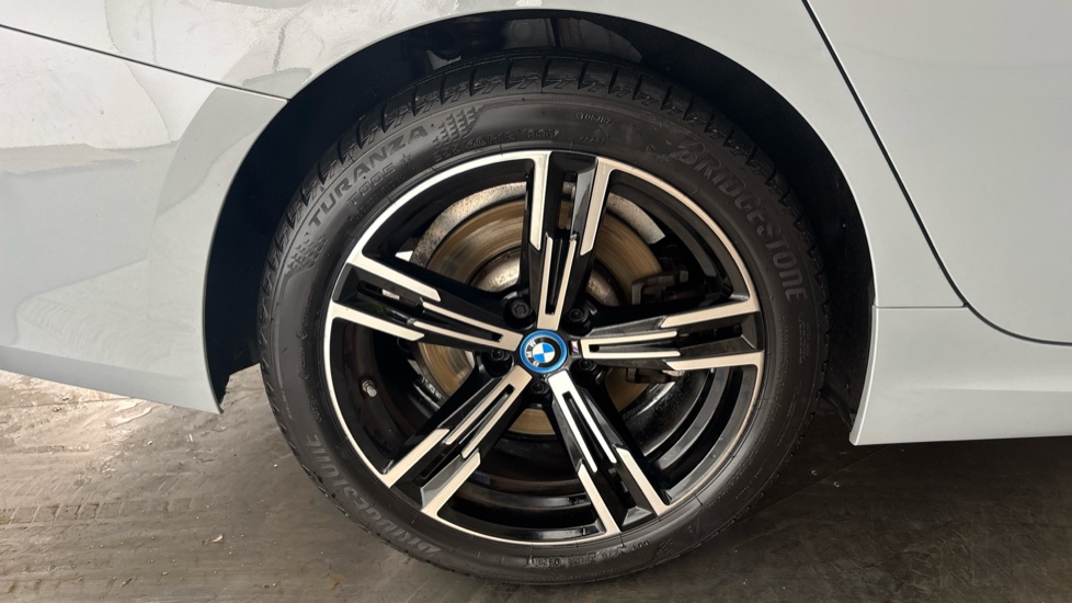 BMW 3 SERIES Image 19