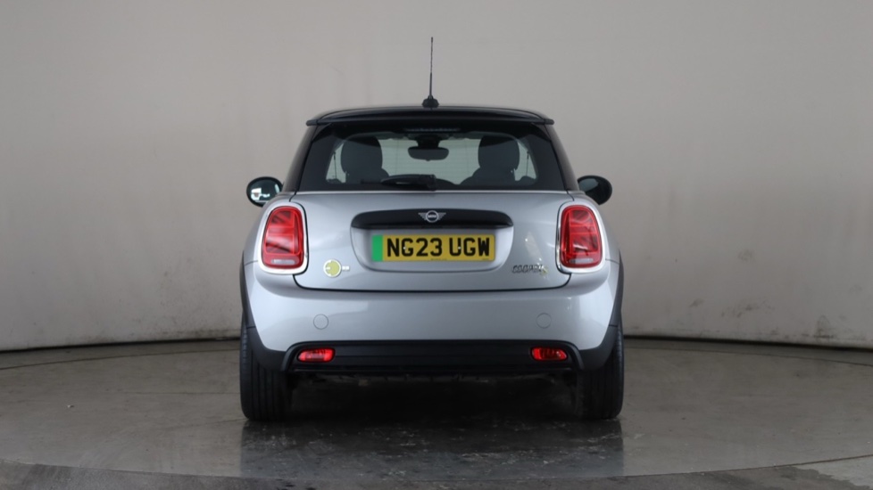 MINI HATCHBACK Image 4