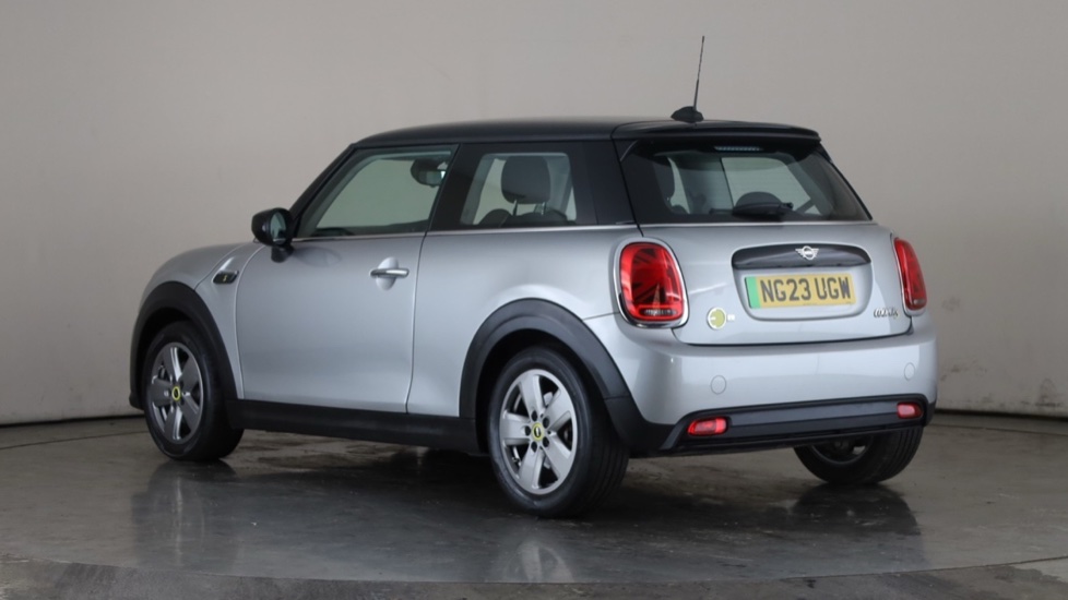 MINI HATCHBACK Image 3