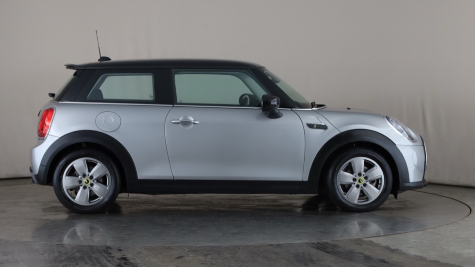 MINI HATCHBACK Image 6