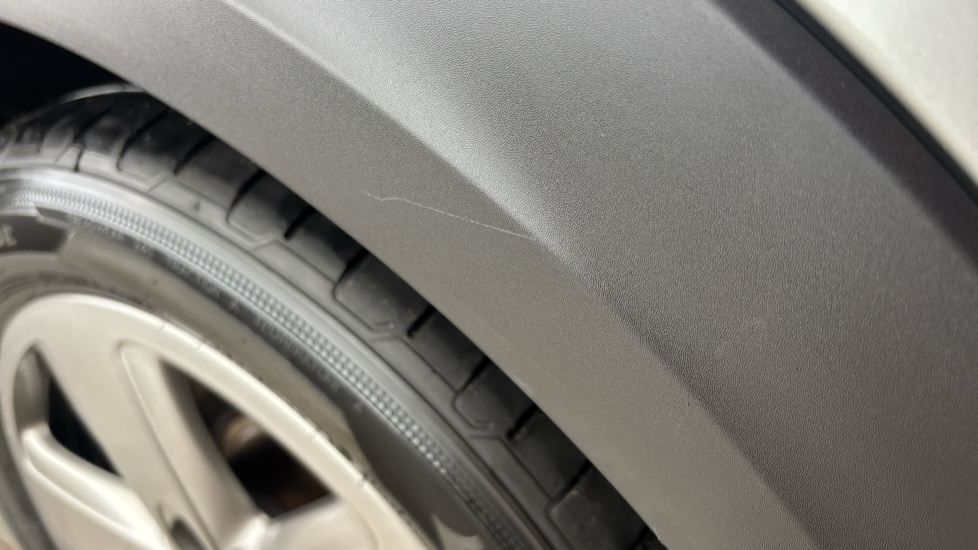 MINI HATCHBACK Scratches