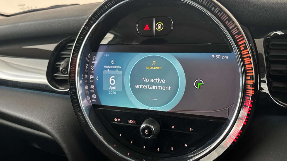 MINI HATCHBACK Image 12