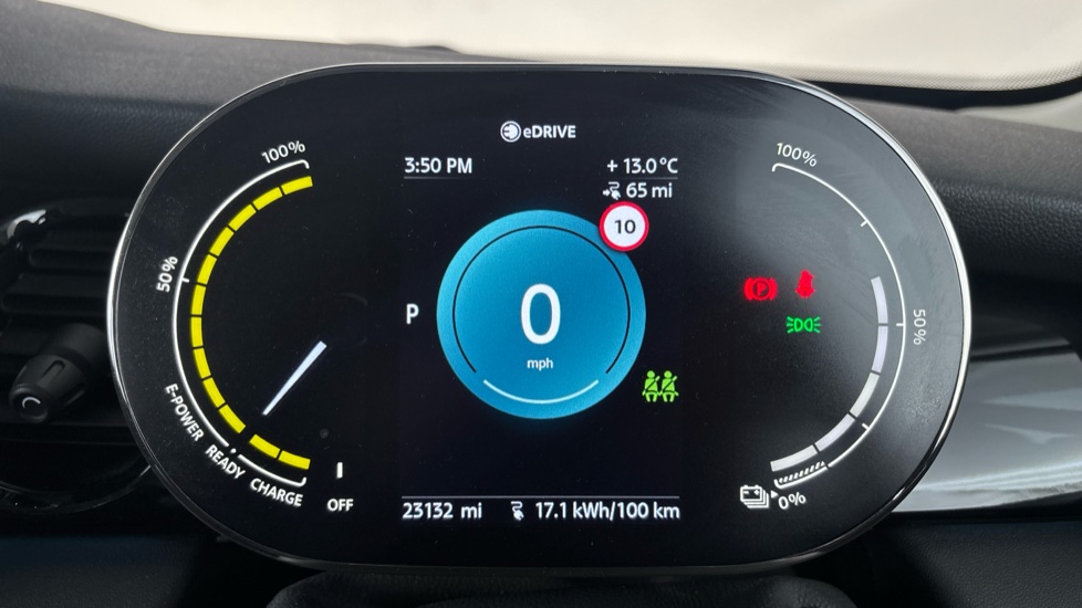 MINI HATCHBACK Image 13