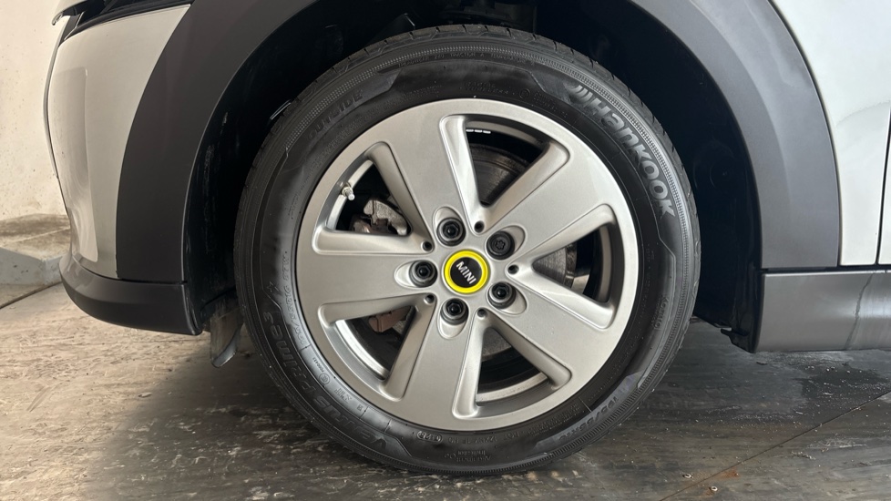 MINI HATCHBACK Image 17