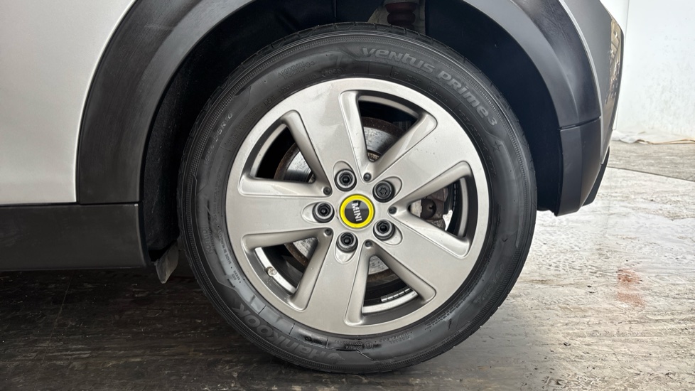 MINI HATCHBACK Image 18