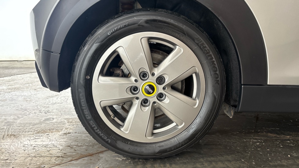 MINI HATCHBACK Image 19