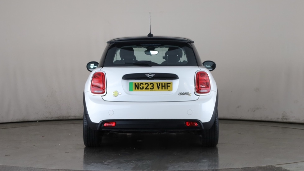 MINI HATCHBACK Image 4