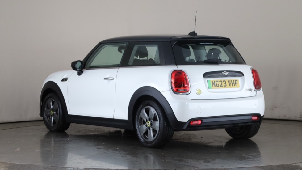 MINI HATCHBACK Image 3