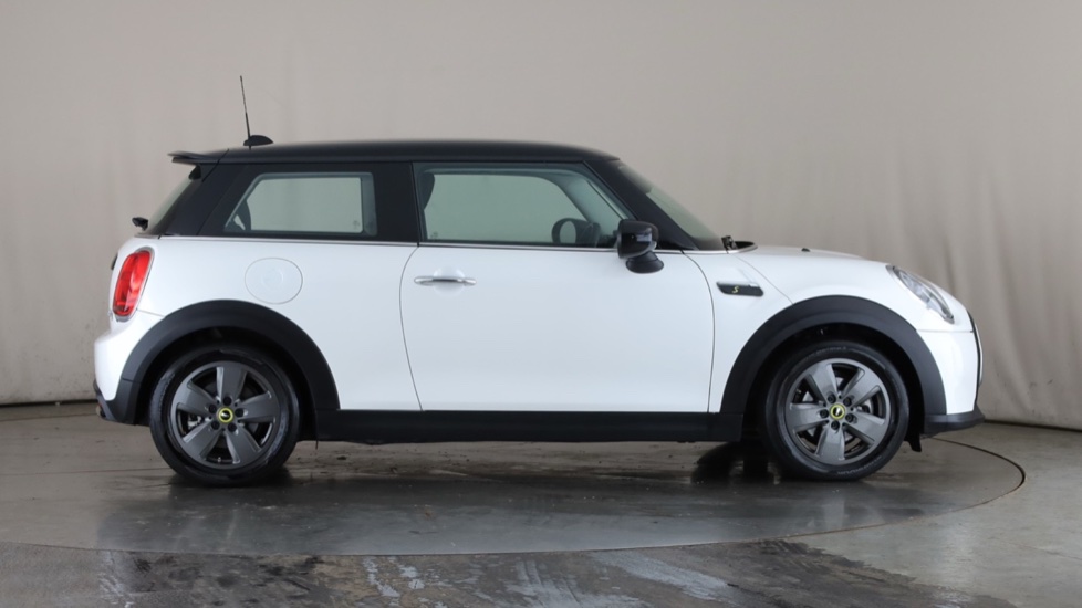 MINI HATCHBACK Image 6