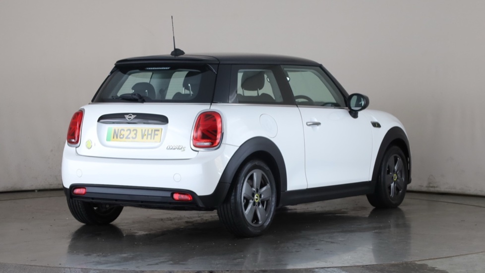 MINI HATCHBACK Image 5