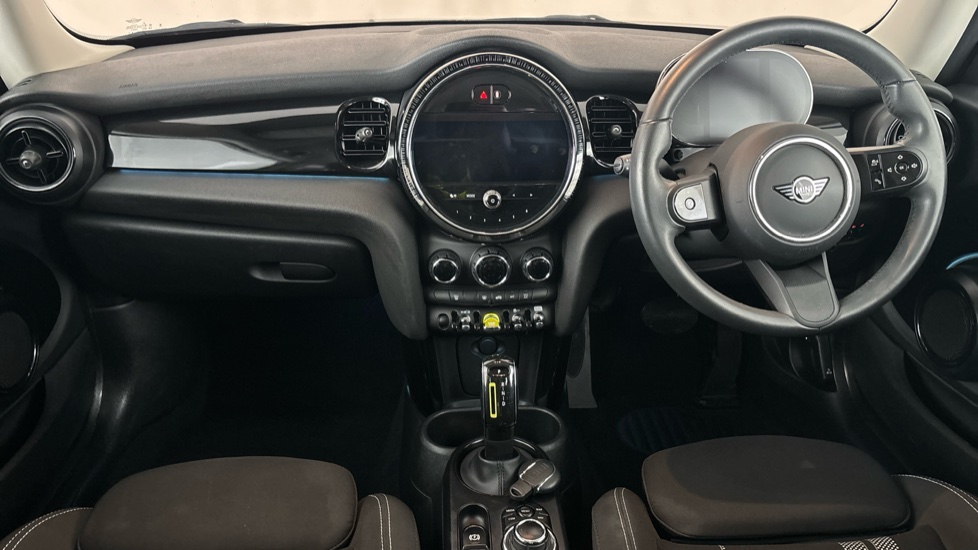 MINI HATCHBACK Image 11