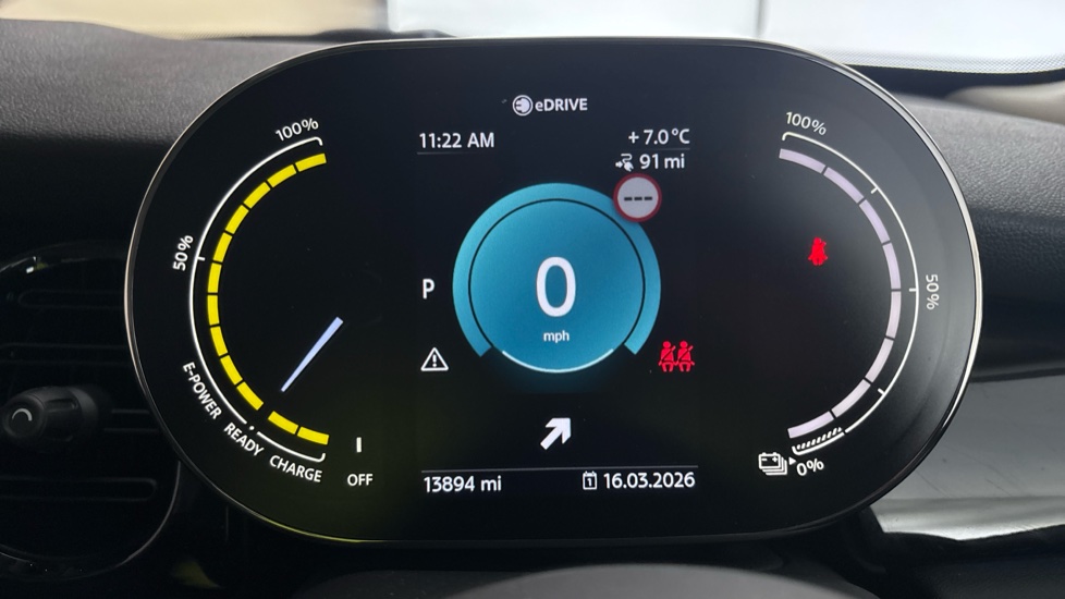 MINI HATCHBACK Image 13