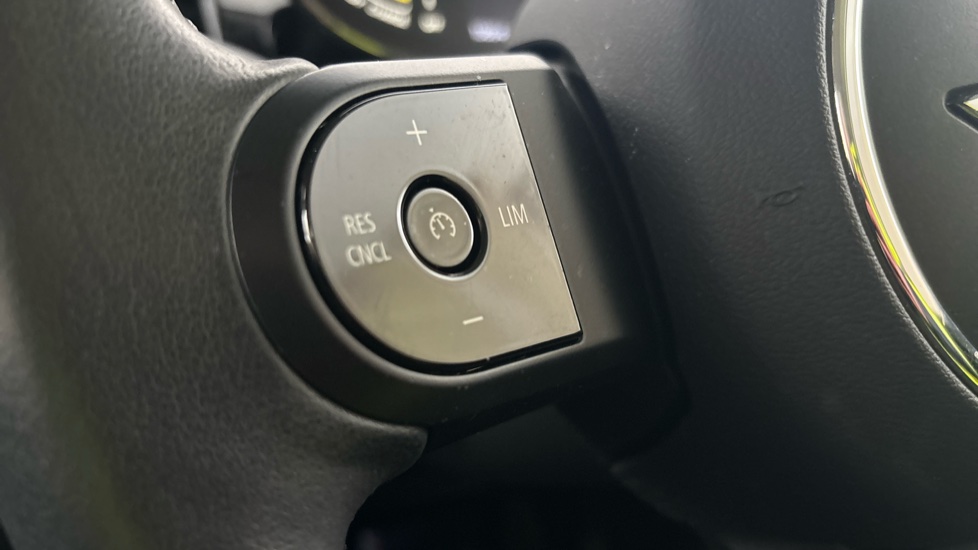 MINI HATCHBACK cruise control