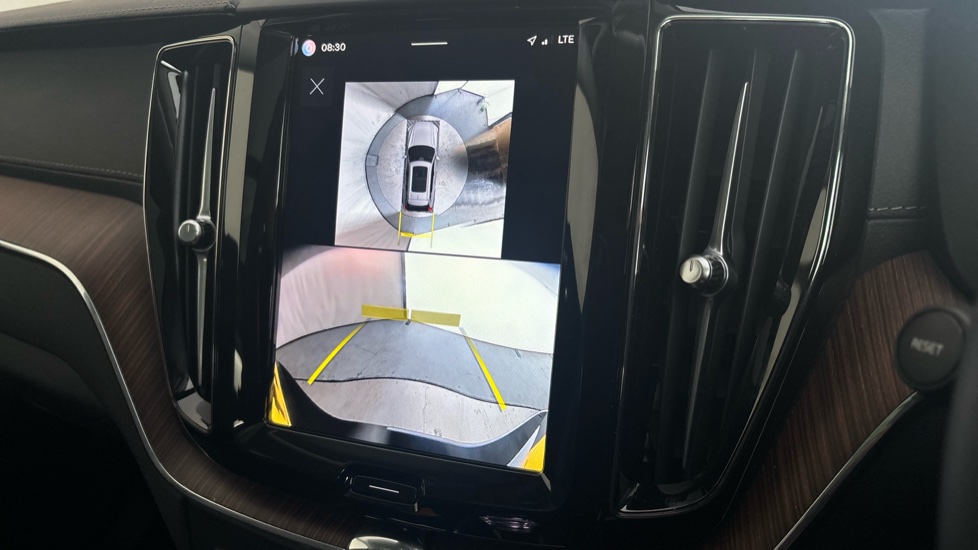 VOLVO XC60 reverse camera