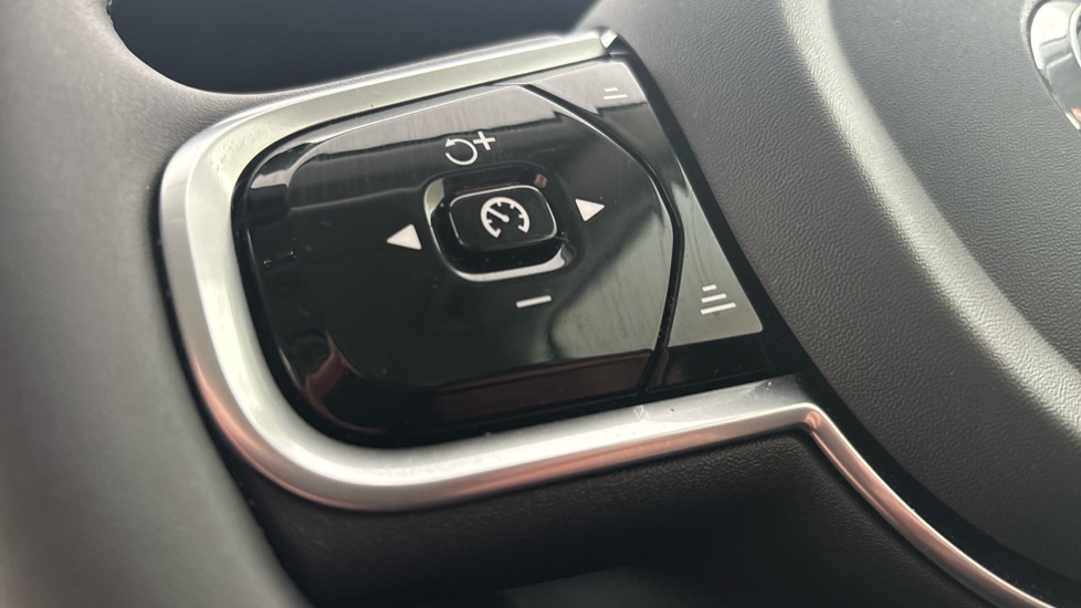 VOLVO XC60 cruise control