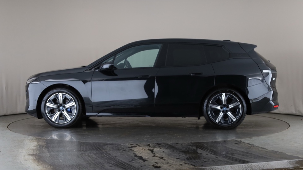 BMW iX Image 2