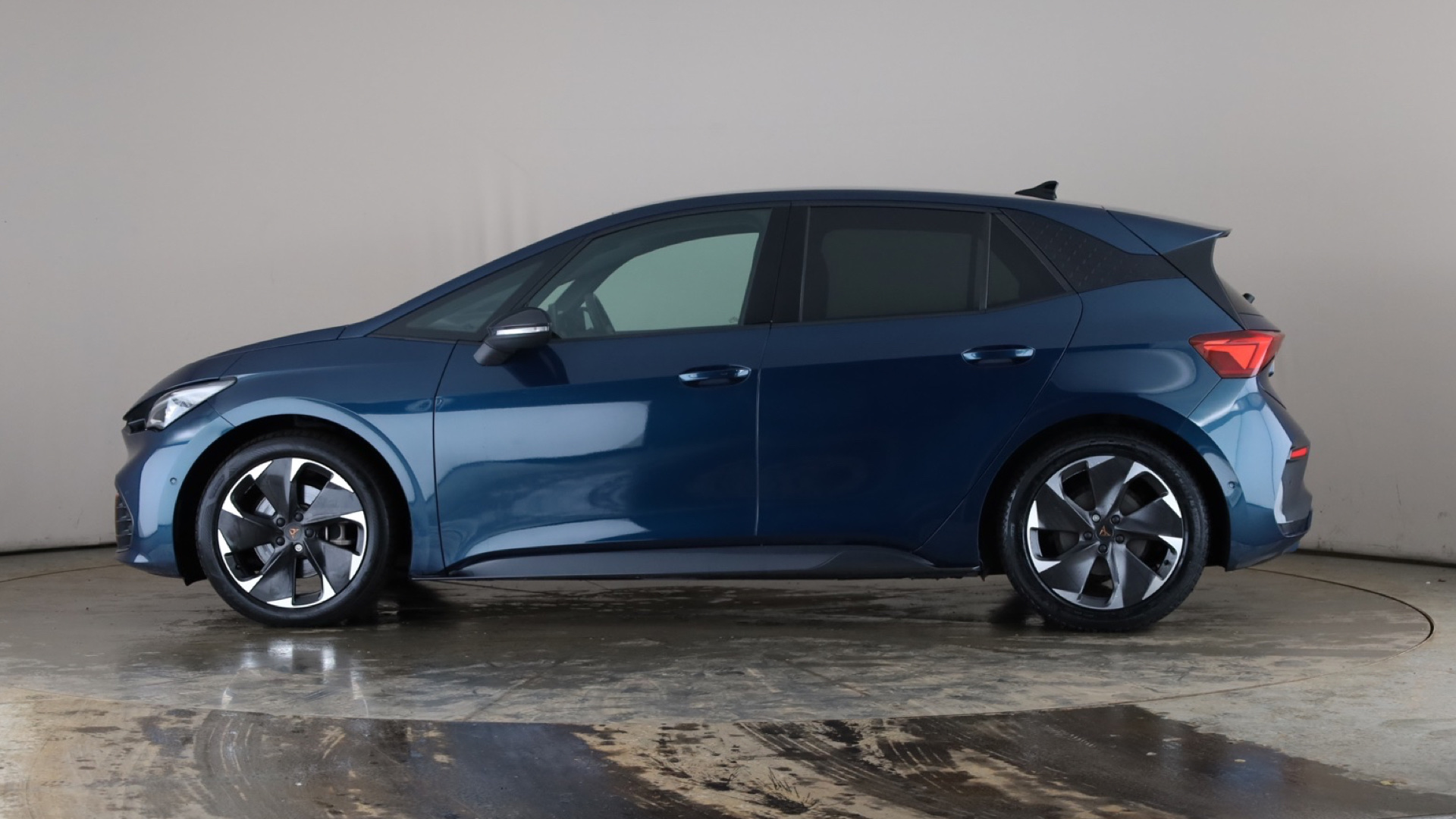 150kW V2 58kWh 5dr Auto