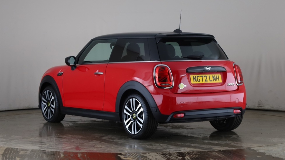 MINI HATCHBACK Image 3