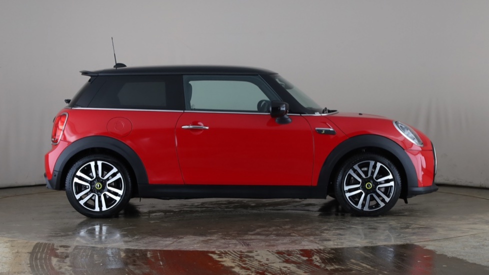 MINI HATCHBACK Image 6