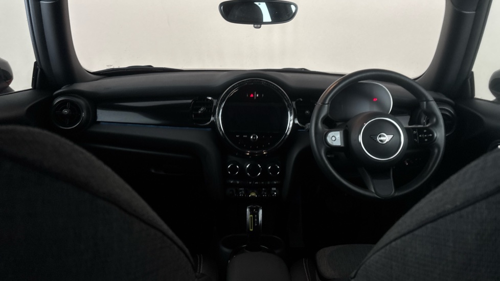 MINI HATCHBACK Image 11