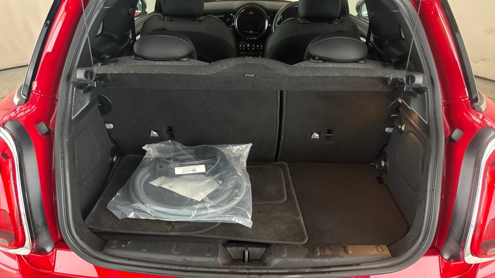 MINI HATCHBACK Image 15