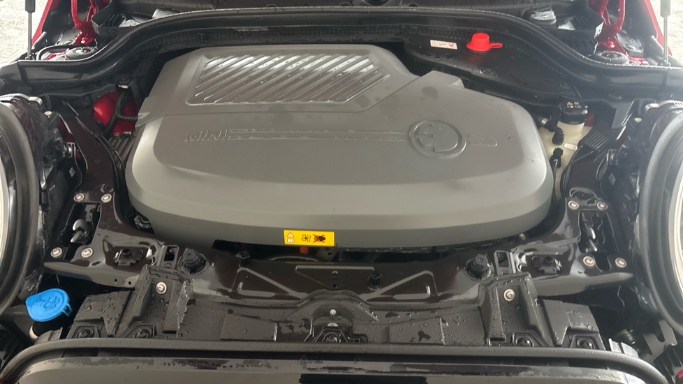 MINI HATCHBACK Image 16