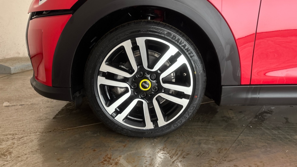 MINI HATCHBACK Image 17