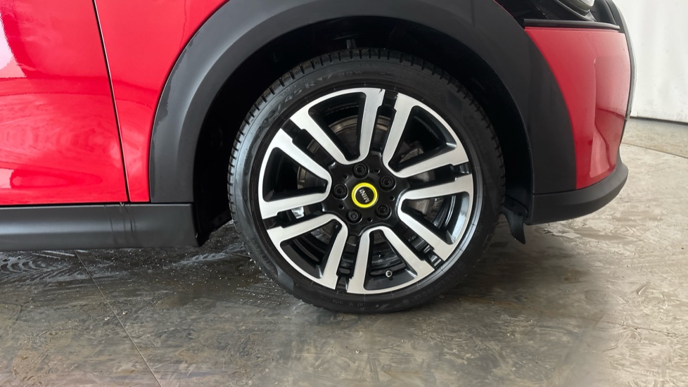 MINI HATCHBACK Image 20