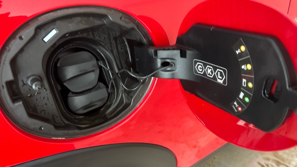 MINI HATCHBACK Image 21