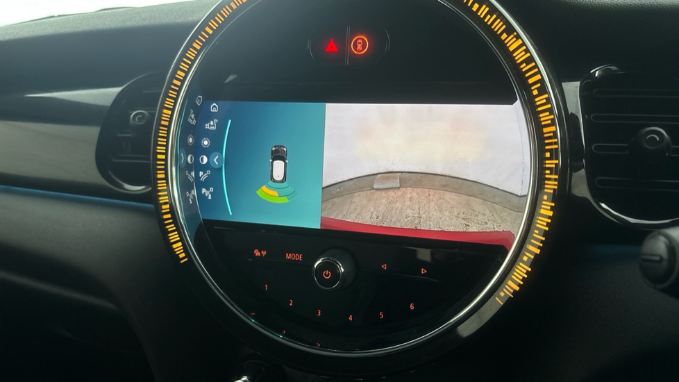 MINI HATCHBACK reverse camera