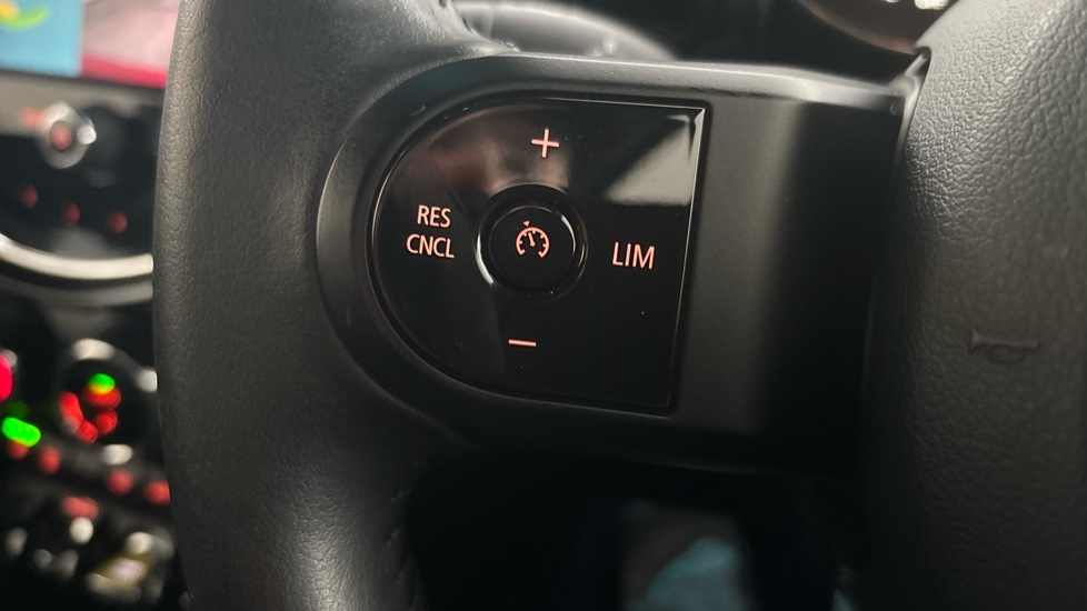 MINI HATCHBACK cruise control