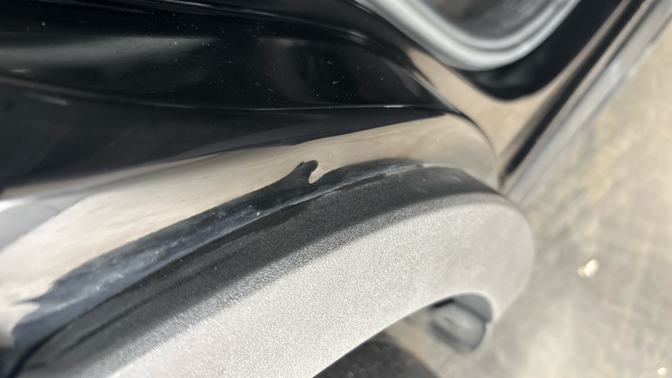 VOLVO XC40 Dent