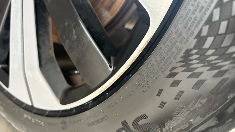 VOLVO XC40 Scuff