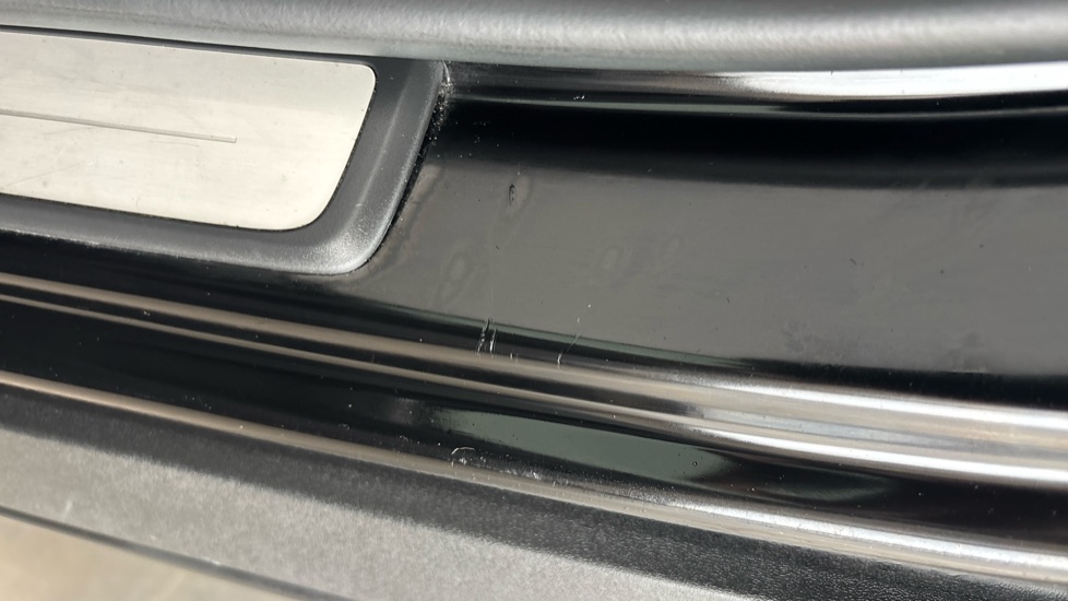 VOLVO XC40 Scratches