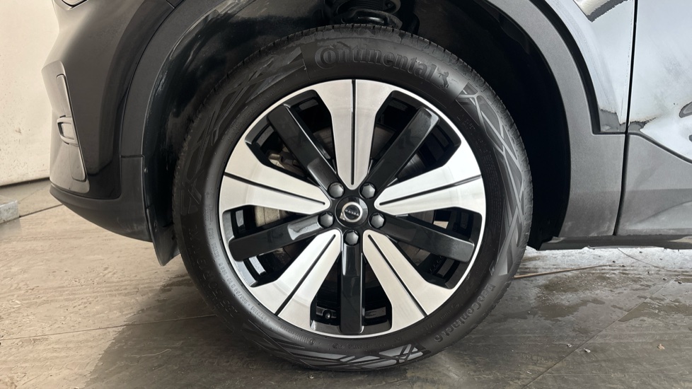 VOLVO XC40 Image 17
