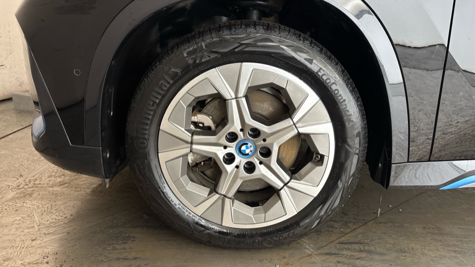 BMW iX1 Image 17