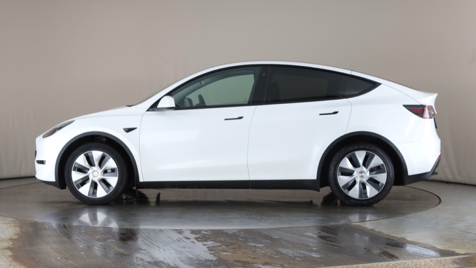 TESLA MODEL Y Image 2