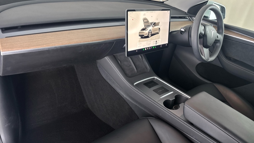 TESLA MODEL Y Image 10